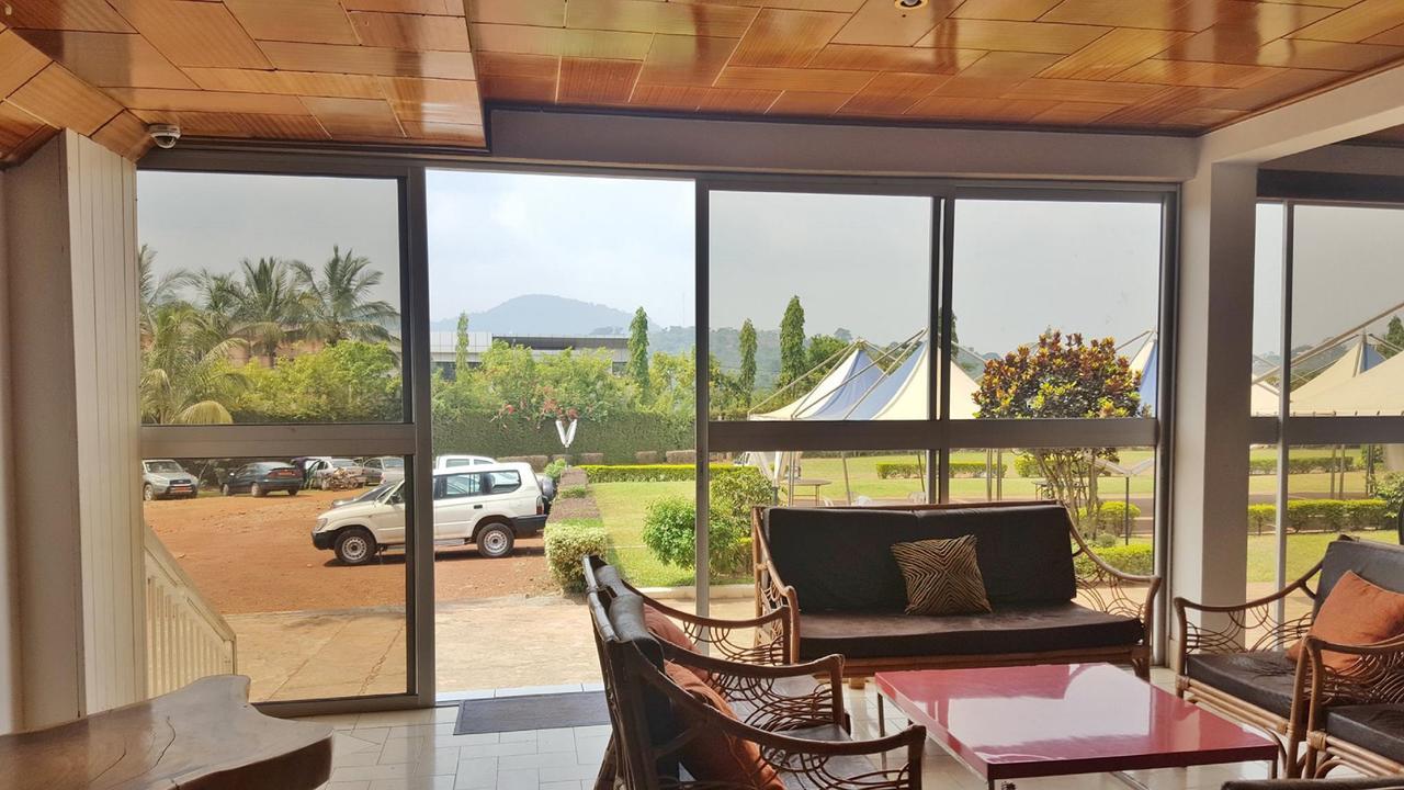 Hotel Azur Yaounde Exterior photo