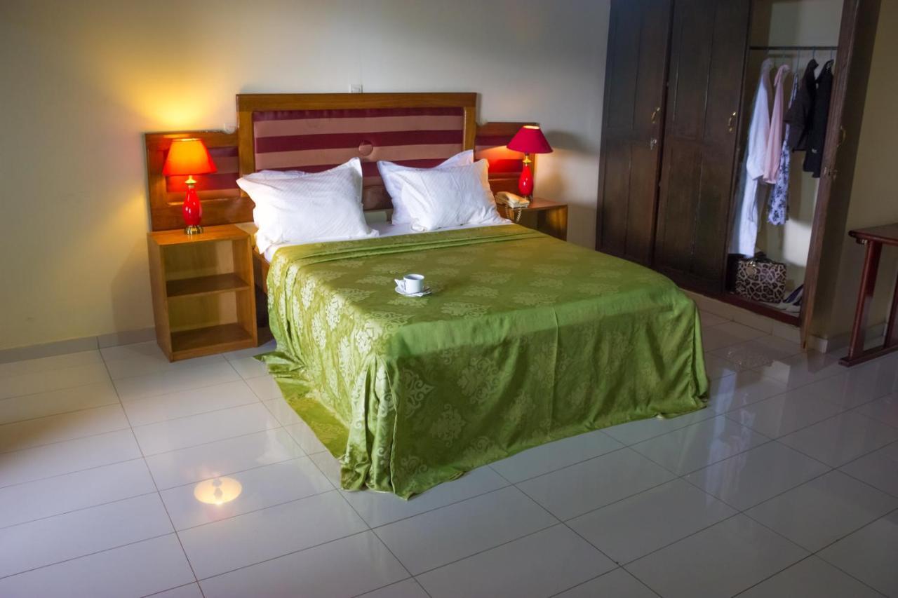 Hotel Azur Yaounde Exterior photo