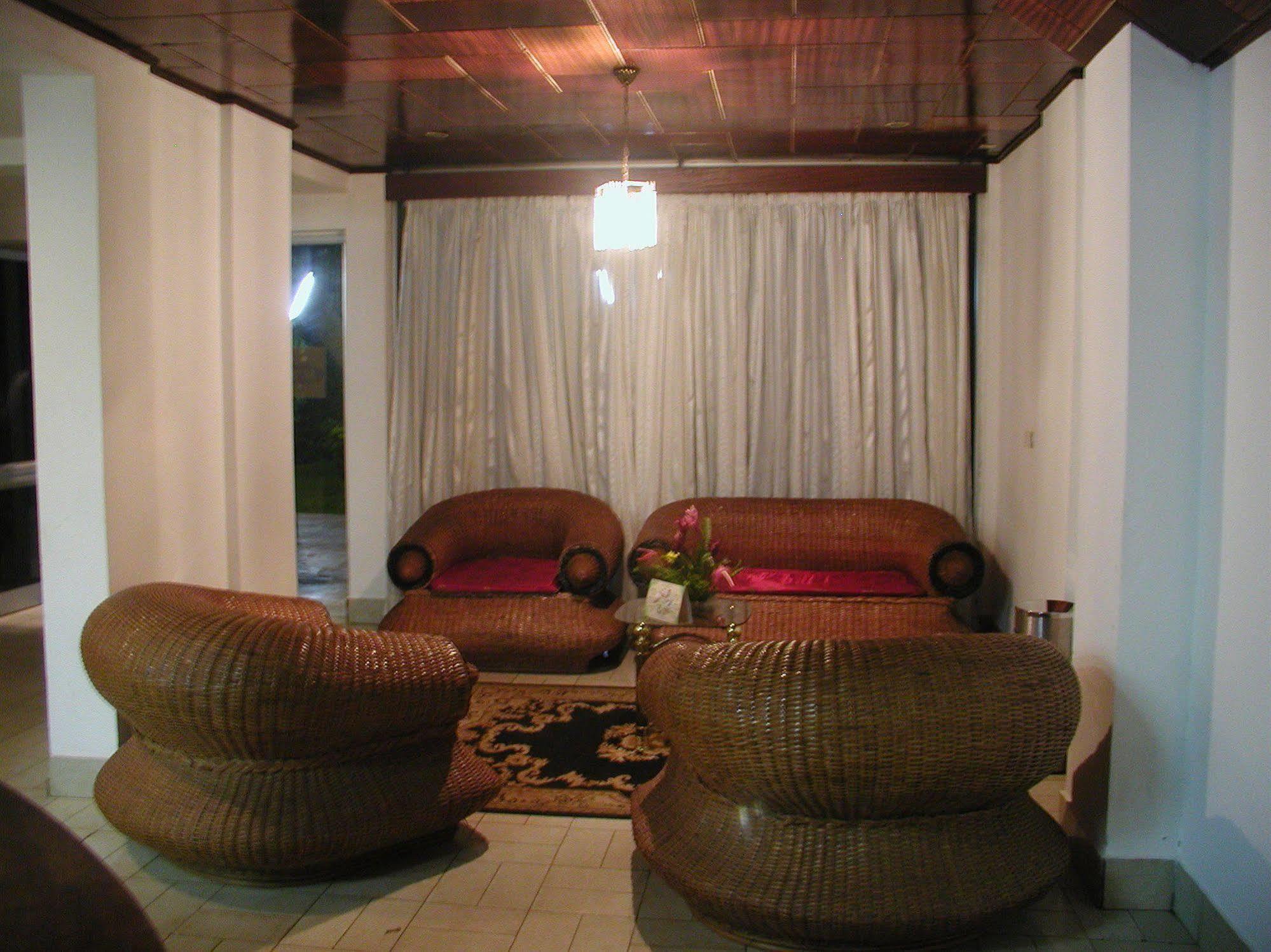 Hotel Azur Yaounde Exterior photo