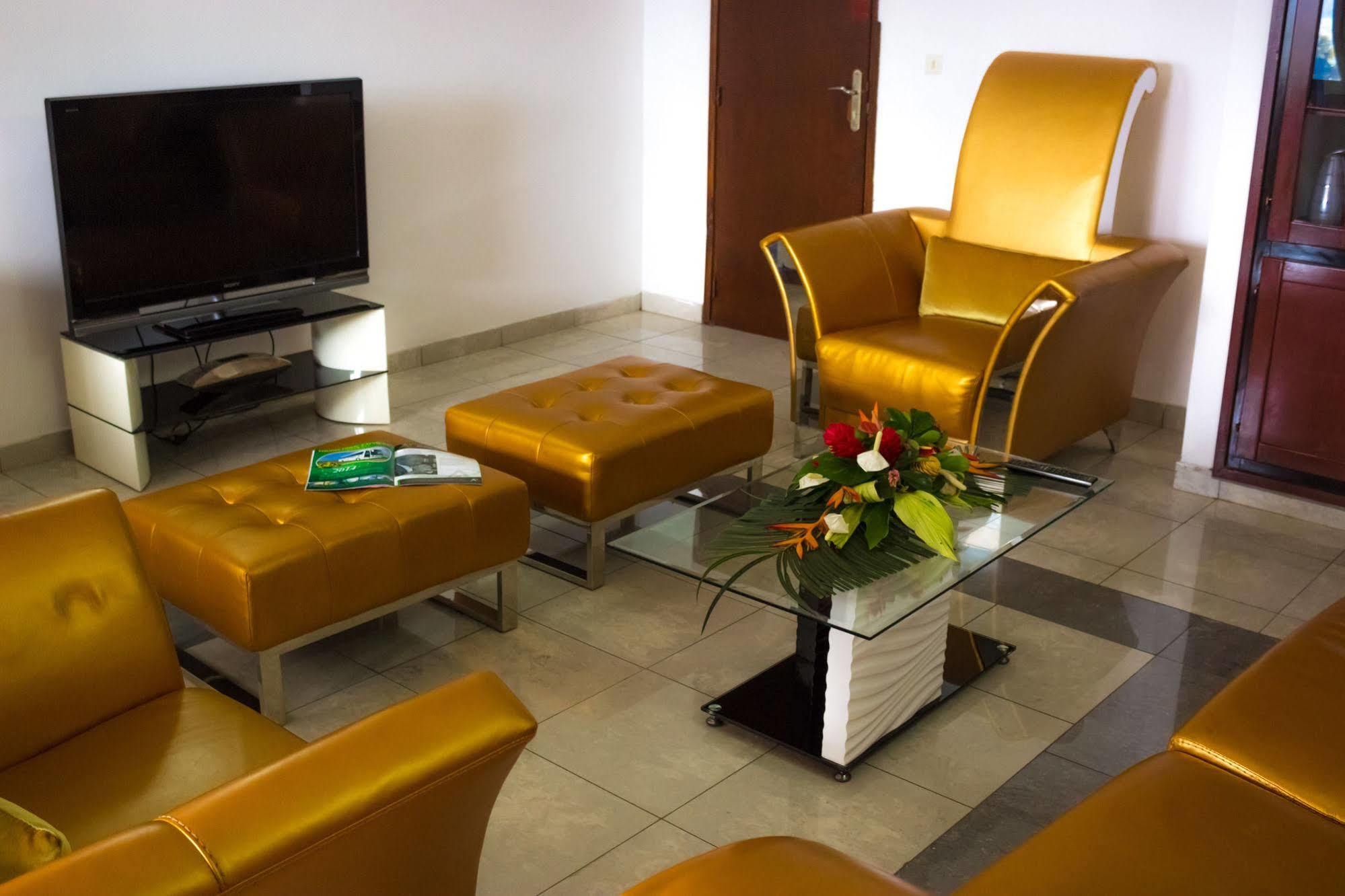 Hotel Azur Yaounde Exterior photo